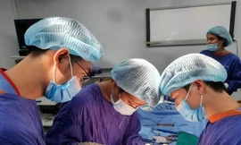 E-kip phẫu thuật cấp cứu cho người đàn ông 40 tuổi cương dương liên tục 30 giờ