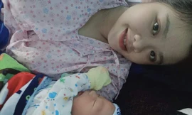 Mẹ con Hương Lan hạnh phúc bên nhau. Ảnh: Nhân vật cung cấp