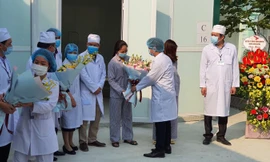 Hai bệnh nhân mắc Covid -19 đầu tiên được điều trị khỏi tại y tế tuyến huyện 