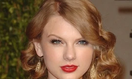 Trang điểm mắt hợp với son môi đỏ