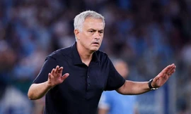 Thất bại ở derby thành Rome, Mourinho 'giở bệnh cũ' 