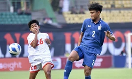 HLV tuyển U19 Thái Lan phải xin lỗi NHM