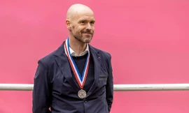 ‘Khủng bố’ đội bóng cũ của Đoàn Văn Hậu, tân HLV Man United vô địch Hà Lan 