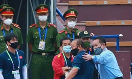 Báo Indonesia tố HLV Park Hang-seo chơi không đẹp