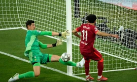 Thủ thành Courtois làm nên lịch sử trong ngày đăng quang của Real