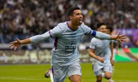 Ronaldo và Messi thi nhau tỏa sáng trong trận cầu mưa bàn thắng tại Saudi Arabia