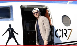 Ronaldo đáp chuyên cơ về lại Italia đòi nợ CLB cũ