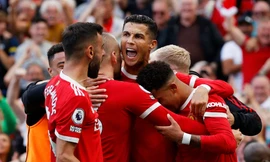 HLV MU phải ‘xin phép’ Ronaldo khi thay học trò ra sân