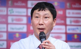 Sếp lớn bóng đá Hàn Quốc mượn HLV Kim Sang-sik để gây sức ép lên LĐBĐ nước nhà