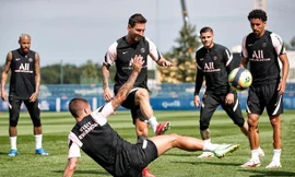 Messi "quay" đồng đội như dế ở buổi tập cùng PSG