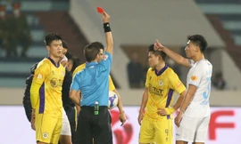 Tuấn Hải và cái dớp thẻ đỏ trước Nam Định