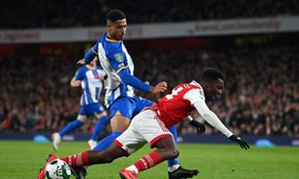 Thua trận sân nhà đầu tiên từ đầu mùa, Arsenal bị loại tức tưởi tại Cúp Liên đoàn