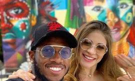 Vẻ đẹp bốc lửa của cô vợ kỹ sư hạt nhân nhà Fred