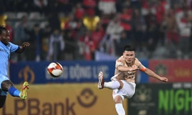 Quang Hải ghi bàn, GĐKT Trần Tiến Đại nhận thẻ đỏ trong ngày CAHN đại thắng Bình Dương