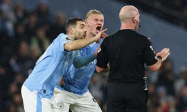 Haaland và Guardiola bức xúc vì quyết định khó hiểu của trọng tài