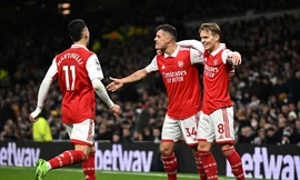 Thắng derby London, Arsenal bỏ cách Man City 8 điểm