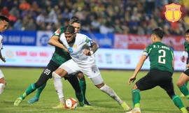 Ghi bàn phút cuối, Nam Định giành 3 điểm đầu tay