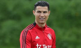 Ronaldo ‘cầu xin MU giải phóng hợp đồng’