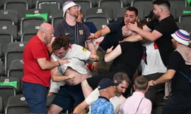 CĐV Anh và Tây Ban Nha xô xát sau chung kết EURO 2024, nhiều người nhập viện