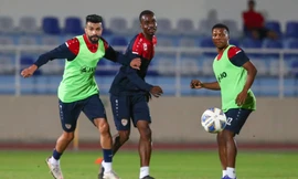 Sợ thua Việt Nam, HLV tuyển Oman bắt học trò tập nặng gấp đôi