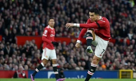 Cựu danh thủ MU: 'Maguire mắc nợ Ronaldo'