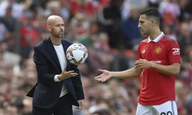 Tiền vệ tuyển Pháp đặt chân đến Anh, sẵn sàng gia nhập Man United