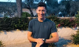 Lewandowski rượt bắt trộm trên phố, lấy lại đồng hồ tiền tỷ