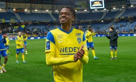 Ngôi sao số 1 dứt áo rời Sochaux trước ngày đụng độ Pau FC