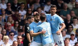 Gvardiol toả sáng rực rỡ, Man City chiếm ngôi đầu Ngoại hạng Anh