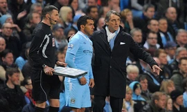 Chiến thắng của Tevez và Mancini