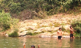 Tộc người 'teo tóp' chuyển mình