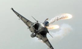 Liên quân dùng 'hàng khủng' tấn công Libya