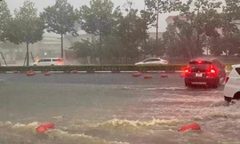 Chủ tịch TP Bến Cát lên tiếng về 'cơn mưa lớn khiến nước ngập sâu đến ngực người'