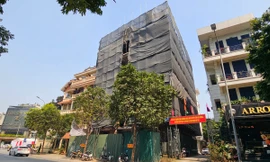 Sau lùm xùm cấp phép, nhà riêng lẻ 4 tầng hầm 'âm thầm' xây xong phần thô