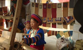 Chơi chợ vùng cao ở làng văn hóa