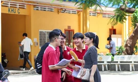 Soi điểm chuẩn thi vào lớp 10 ở TP.HCM 5 năm qua, liệu năm nay có biến động?