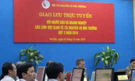 Bộ Tài nguyên và Môi trường trong một lần giao lưu với người dân và doanh nghiệp