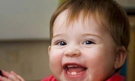 Bé đang mọc răng nên và không nên ăn gì?