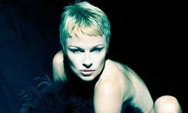 ‘Quả bom sex’ 46 tuổi Pamela Anderson tung ảnh ‘nóng’ 