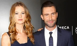 Adam Levine bị chê già nua khi đi cùng hôn thê