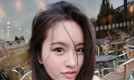 Mỹ nhân chuyển giới khoe ảnh 'tự sướng' ngộ nghĩnh