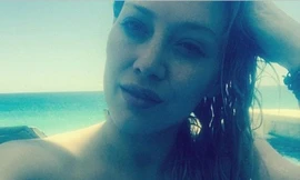 Hilary Duff khoe thân hình săn chắc sau khi ly dị chồng