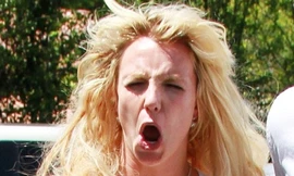 Những khoảng khắc ‘khó đỡ’ của sao Hollywood