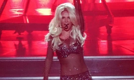 Britney Spears lại bị tố hát nhép