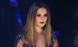 Nữ giám khảo X-Factor gợi cảm với đầm xuyên thấu