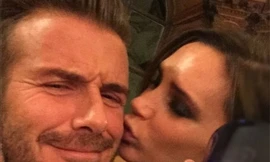 Victoria Beckham khoe ảnh hôn chồng thắm thiết