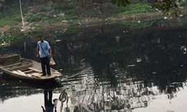 Kỳ lạ cách dân làng cổ Hà Nội qua sông