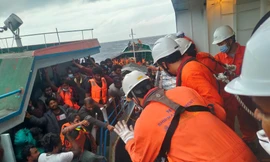 Cứu nạn kịp thời 303 người quốc tịch Sri Lanka trôi dạt trên biển 