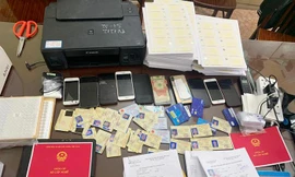 Cảnh sát tập kích 'bản doanh' ổ nhóm tội phạm tại chung cư cao cấp ở Hà Nội