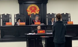 Lĩnh 7 năm tù vì mua, bán khoá giả các thương hiệu có tiếng